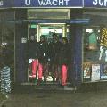 Er zijn nog 4 wachtenden voor u.....