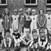 1. Karin van Bree 2. Wilma Jacobs 3. Angelie Martens  4. Marian Leenders 5. Marianne Broeder 6. Marijke Martens 7. Rosalie Broeren 8. Marga Deenen 9.René Jacobs 10. Frank Hendriks 11. Ton Swinkels 12. Gerard van den Bosch 13. Ben Linders 14. Klaas de Haas 15. Ton Rutten